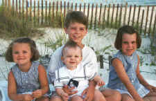 kids-beach-2001.jpg (46368 bytes)